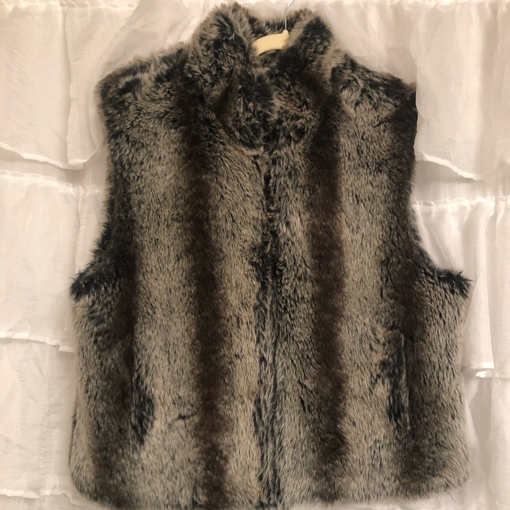 Reversible faux fur vest